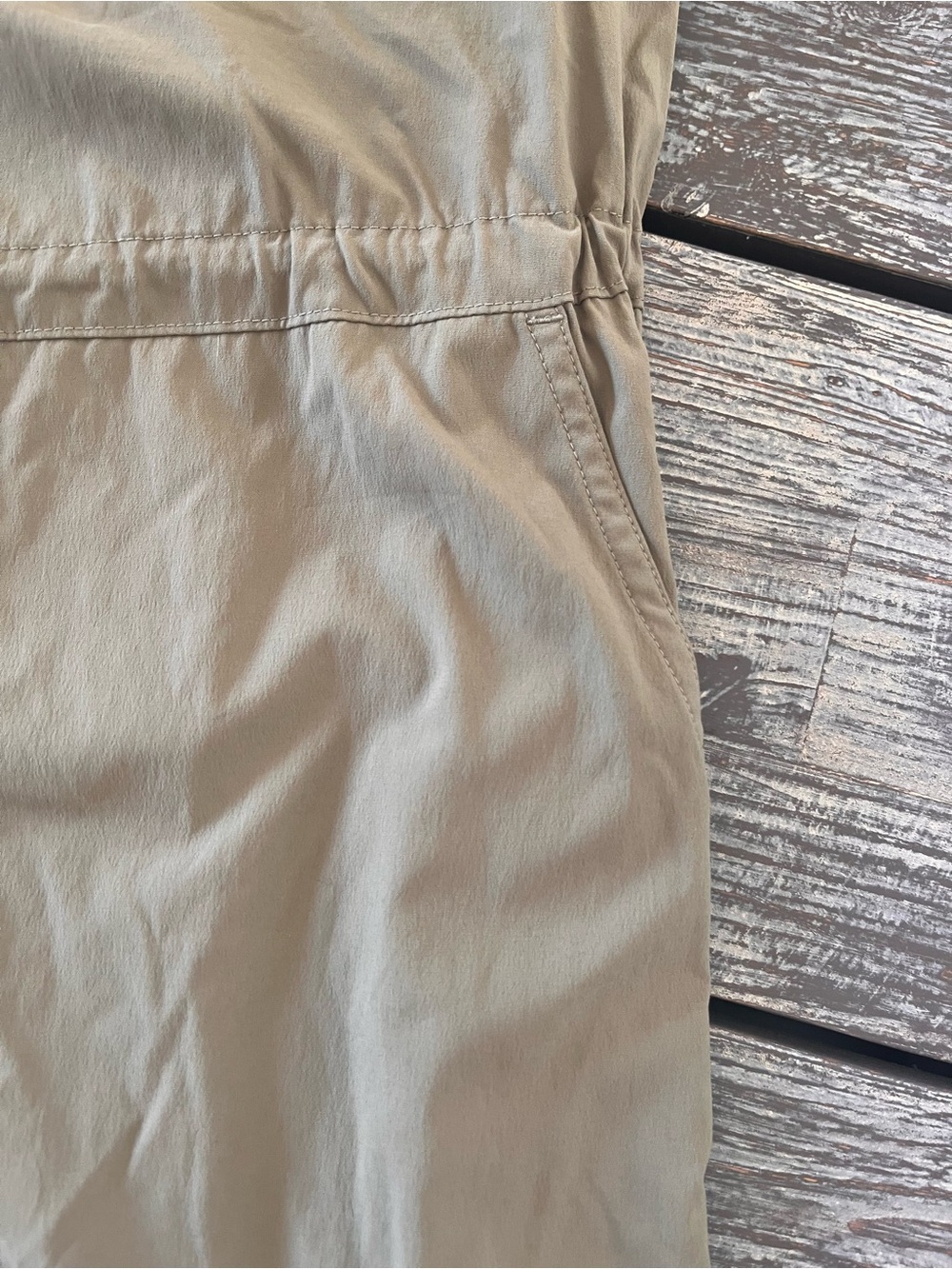 ATHLETA khaki jumpsuit, size L. - Picture 9 of 10